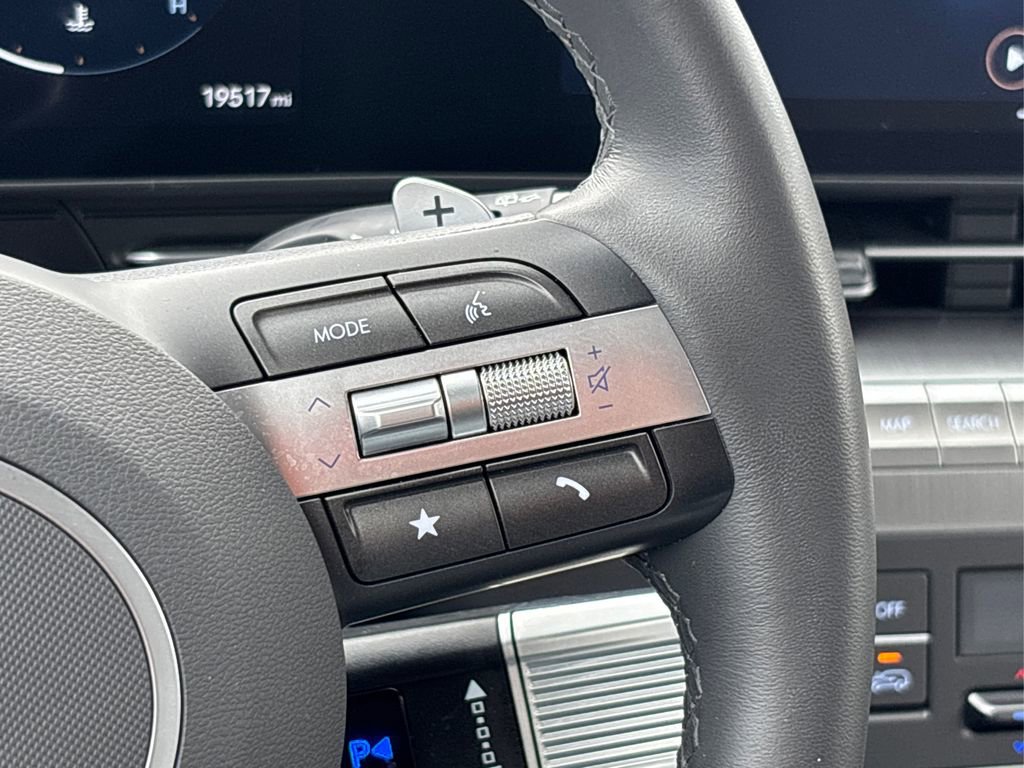 Certified 2025 Hyundai Kona SEL AWD/4WD image 30