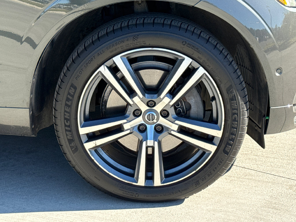 Used 2018 Volvo XC60 T6 Momentum w/ Advanced Package AWD/4WD image 11