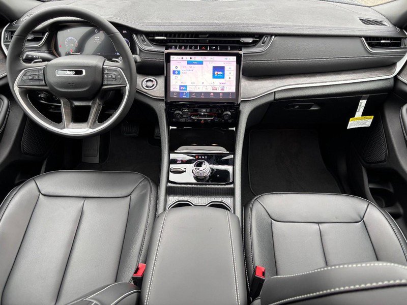 New 2025 Jeep Grand Cherokee L Limited image 10