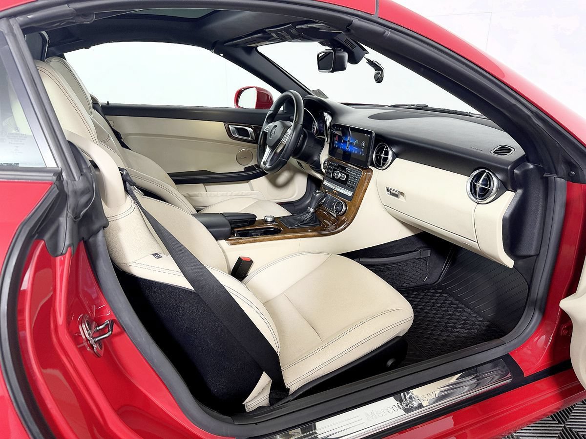 Used 2015 Mercedes-Benz SLK 250 image 42