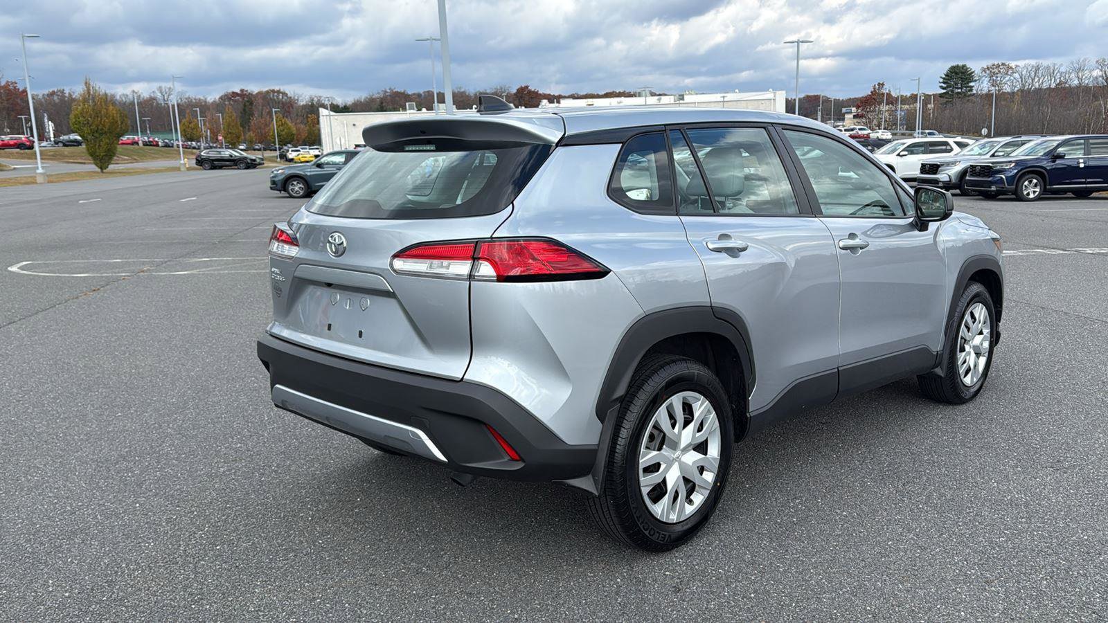 Used 2022 Toyota Corolla Cross L image 6