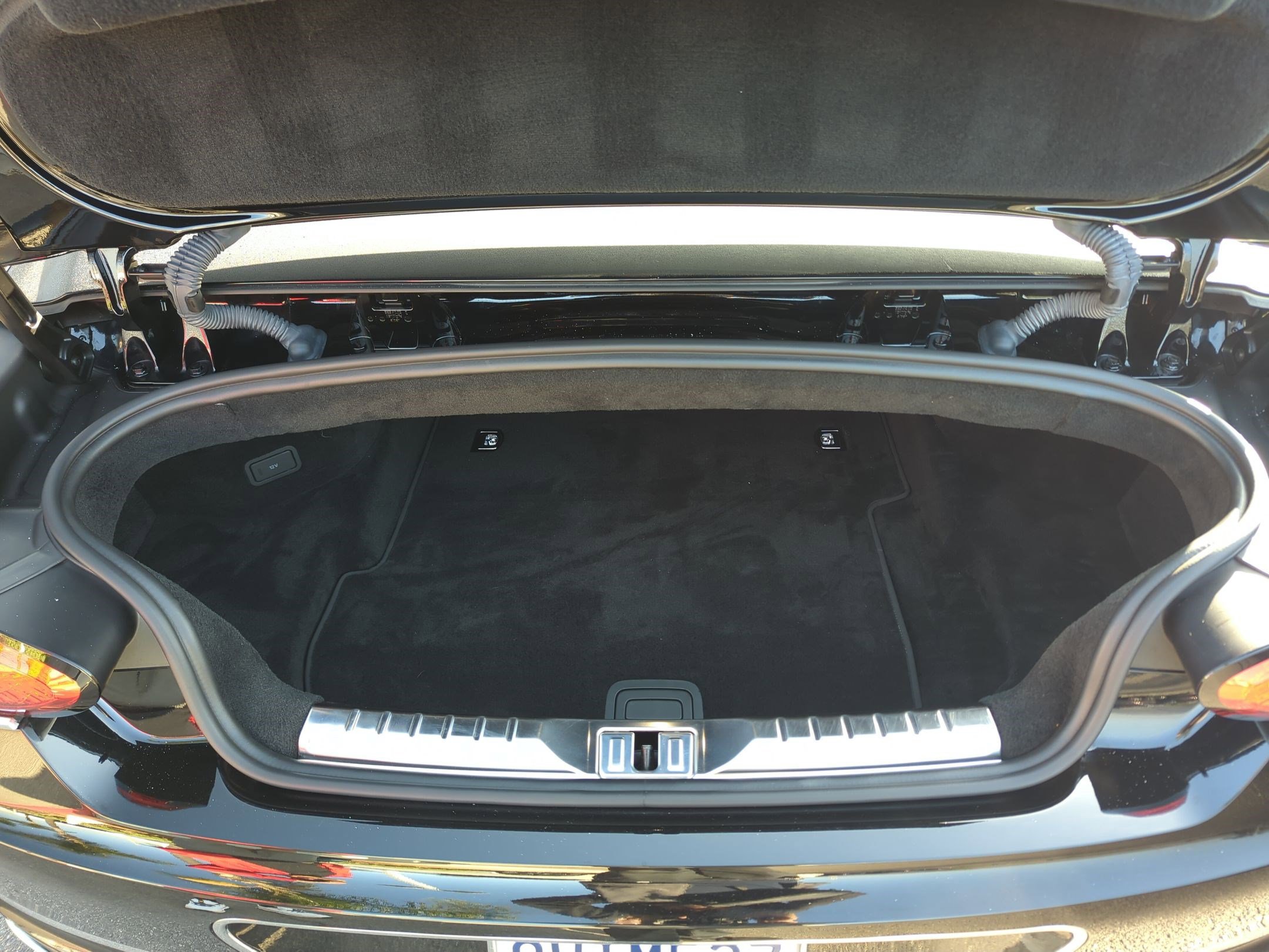 Used 2021 Bentley Continental GT V8 image 32