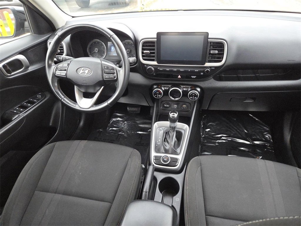 Used 2021 Hyundai Venue SEL w/ Cargo Package image 18