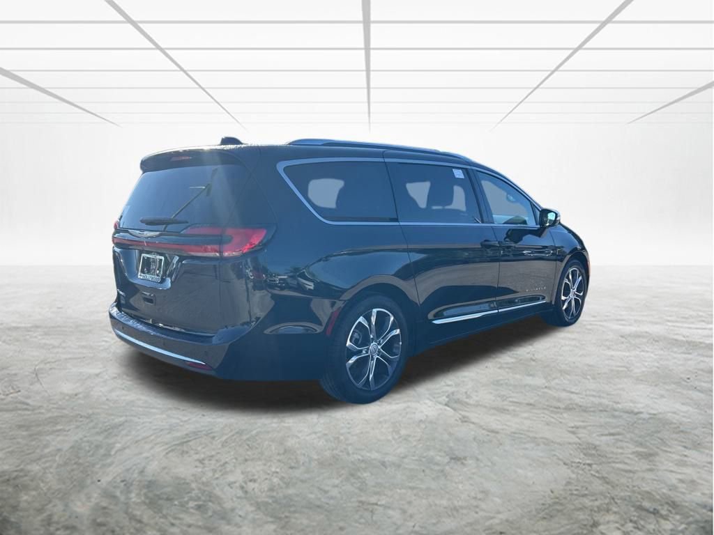 New 2026 Chrysler Pacifica Pinnacle image 4
