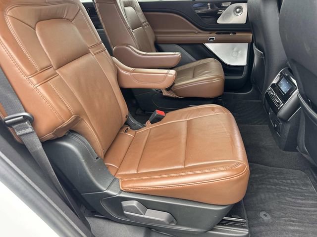 Used 2020 Lincoln Aviator Reserve w/ Equipment Group 202A image 12