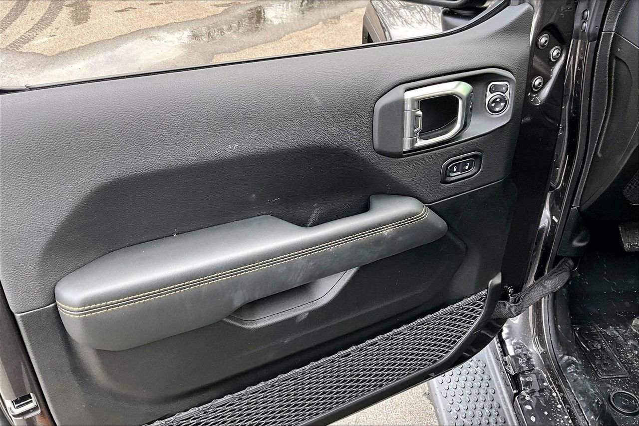 New 2026 Jeep Wrangler Sahara AWD/4WD image 26