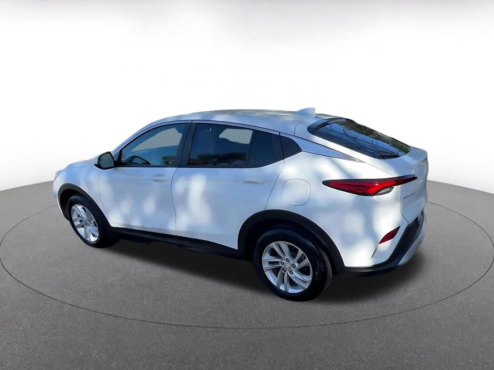 Used 2025 Buick Envista Preferred image 10