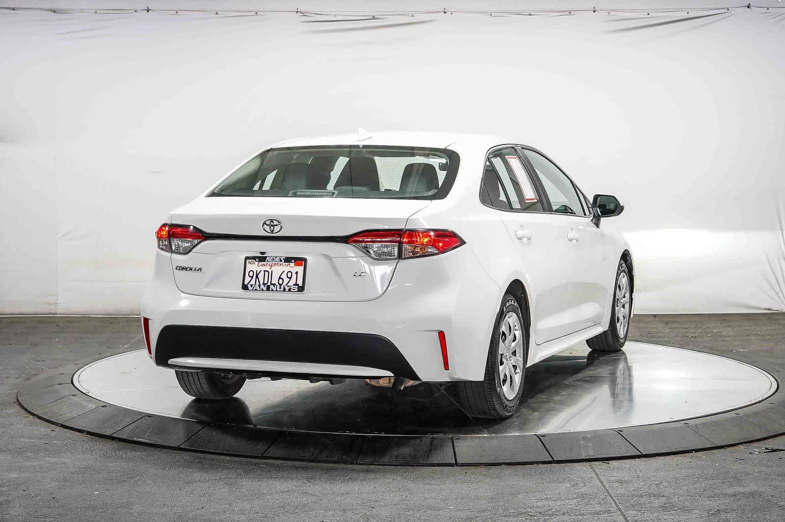 Certified 2022 Toyota Corolla LE FWD image 4