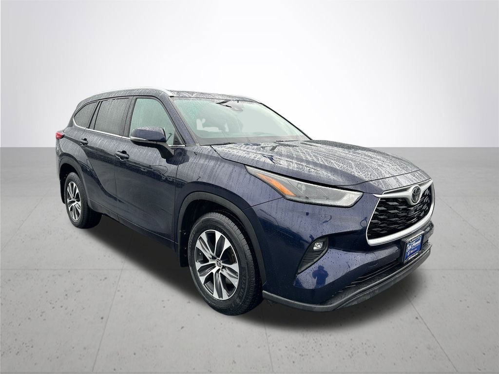 Used 2022 Toyota Highlander XLE image 5