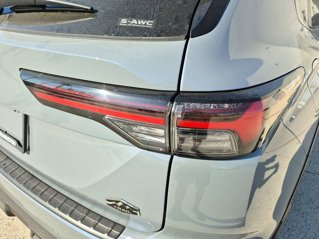 New 2025 Mitsubishi Outlander SE image 11