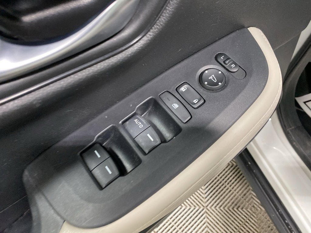 Used 2023 Honda HR-V LX image 17