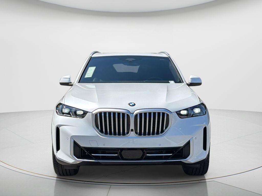 New 2026 BMW X5 xDrive40i w/ Parking Assistance Package image 2