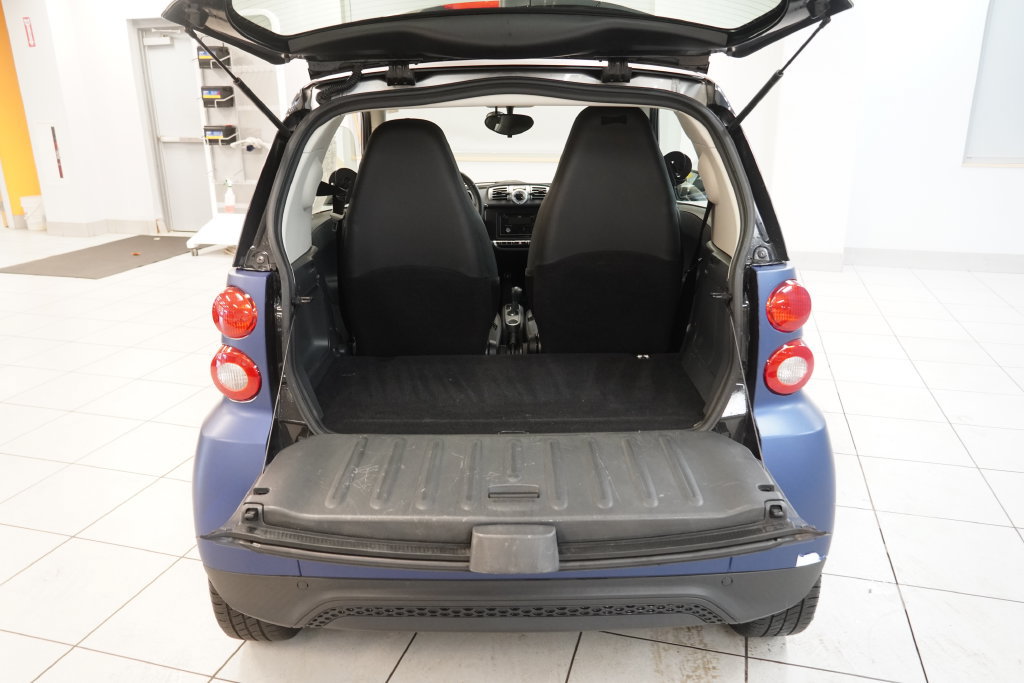 Used 2015 smart fortwo pure RWD image 18