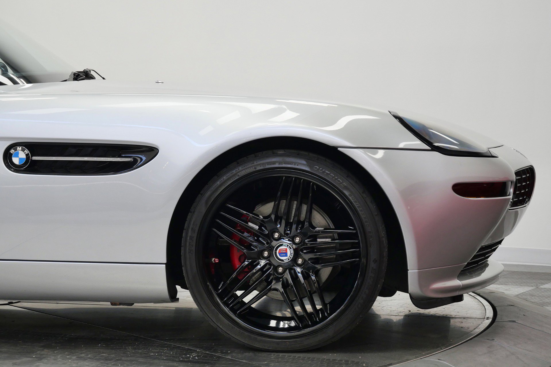 Used 2002 BMW Z8 RWD image 50