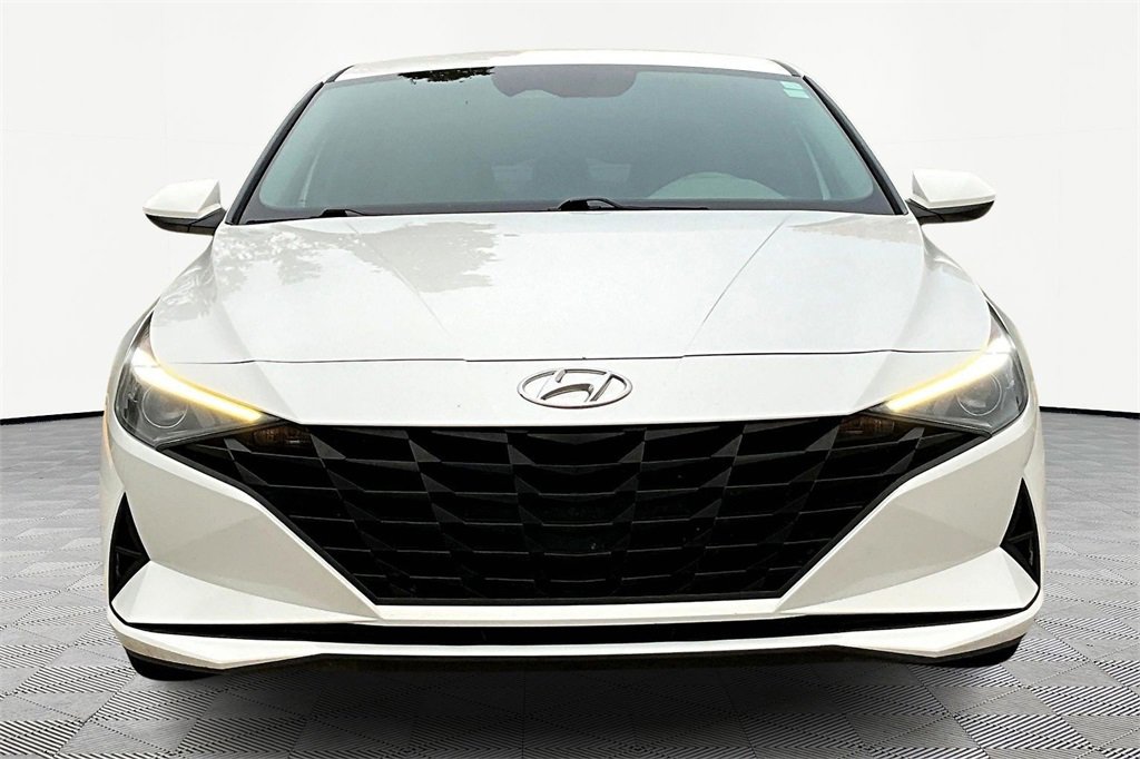 Used 2023 Hyundai Elantra SEL image 3