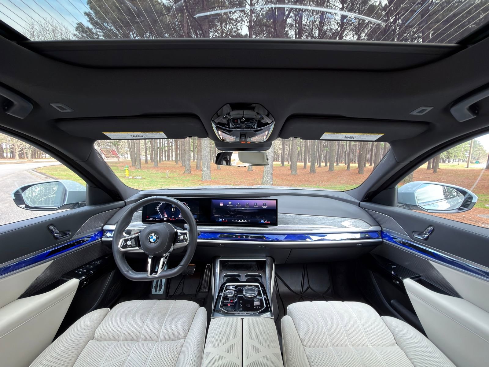 Certified 2024 BMW 760i xDrive w/ Executive Package image 2