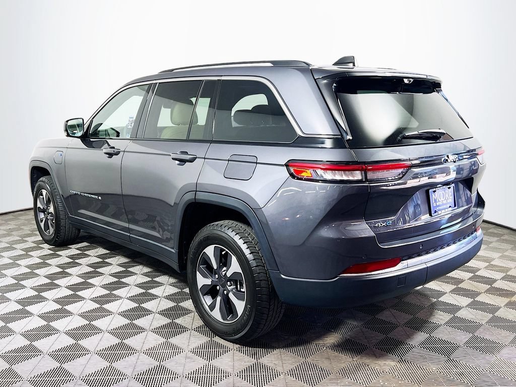 Used 2022 Jeep Grand Cherokee Limited 4xe w/ Luxury Tech Group II AWD/4WD image 5