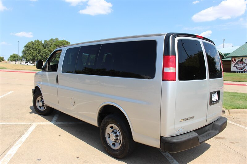 Used 2019 Chevrolet Express 2500 LS w/ Driver Convenience Package RWD image 3