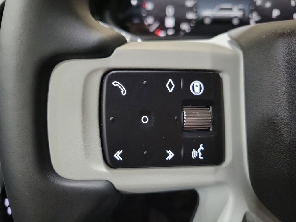 Used 2024 Land Rover Defender 110 SE AWD/4WD image 15