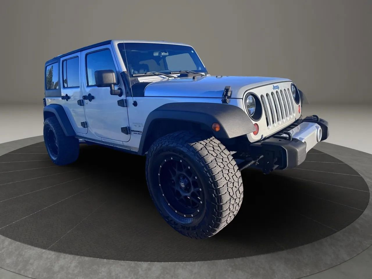 Used 2012 Jeep Wrangler Unlimited Sahara w/ Dual Top Group AWD/4WD image 2