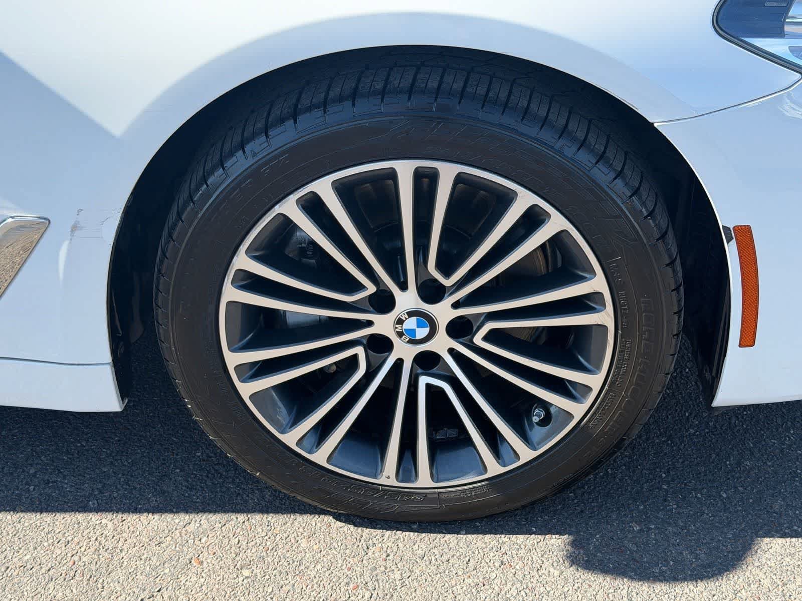 Used 2020 BMW 530i w/ Convenience Package RWD image 9
