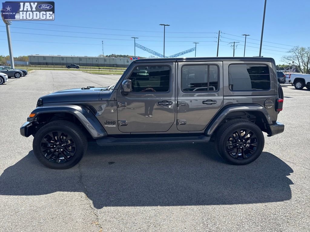 Used 2021 Jeep Wrangler Unlimited Sahara image 3