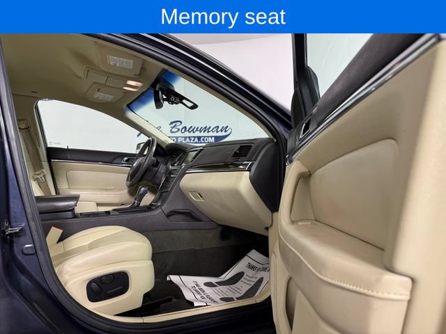 Used 2014 Lincoln MKS FWD image 17