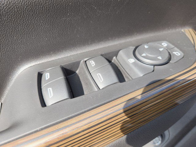 Used 2023 GMC Acadia SLE w/ Driver Convenience Package image 32