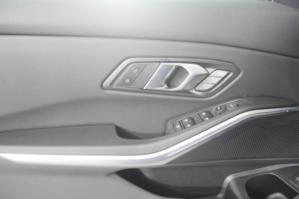 New 2026 BMW 330i Sedan w/ Convenience Package RWD image 9