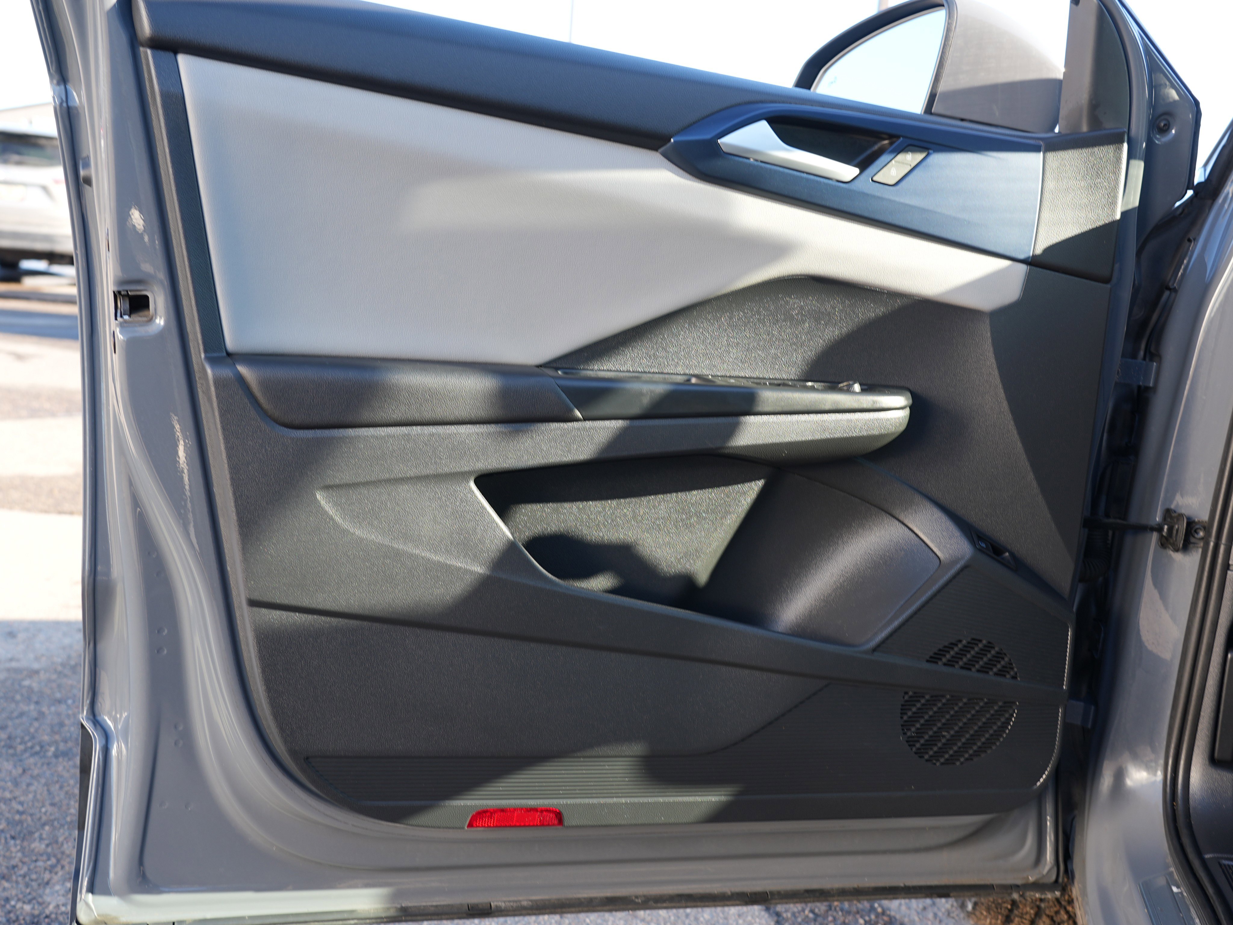 Used 2023 Volkswagen Taos SE image 16