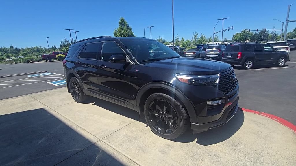 Used 2023 Ford Explorer ST-Line w/ Class IV Trailer Tow Package AWD/4WD image 6