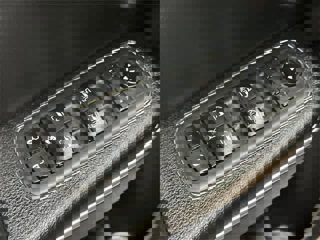 Used 2020 Chrysler 300 Touring w/ Sport Appearance Package image 20