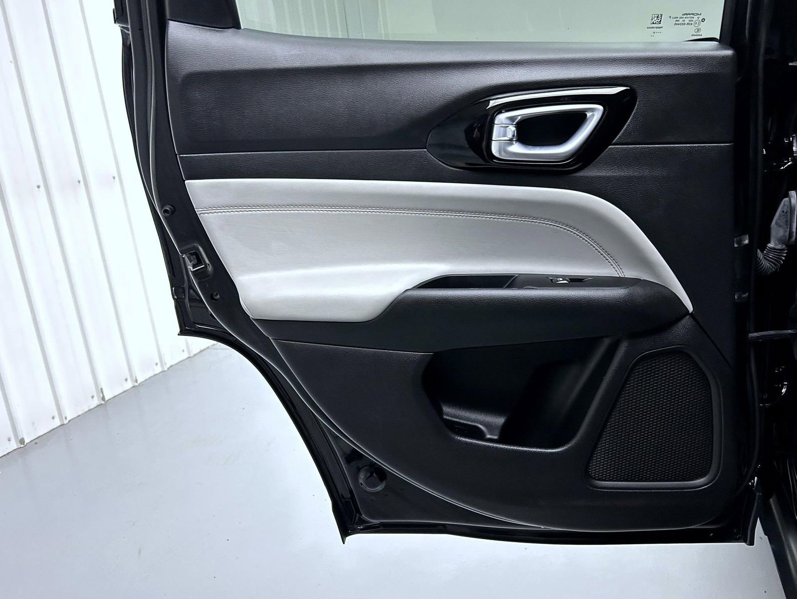 Used 2024 Jeep Compass Limited image 20