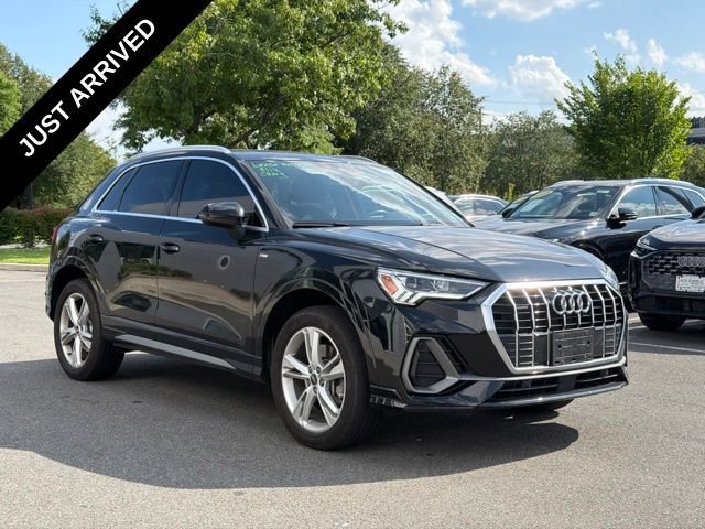 Used 2024 Audi Q3 2.0T Premium w/ Convenience Package AWD/4WD image 3