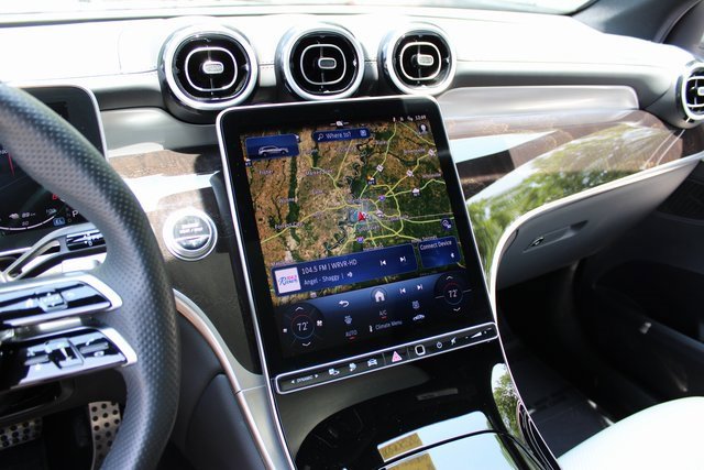 Used 2025 Mercedes-Benz GLC 350e 4MATIC w/ AMG Line image 18