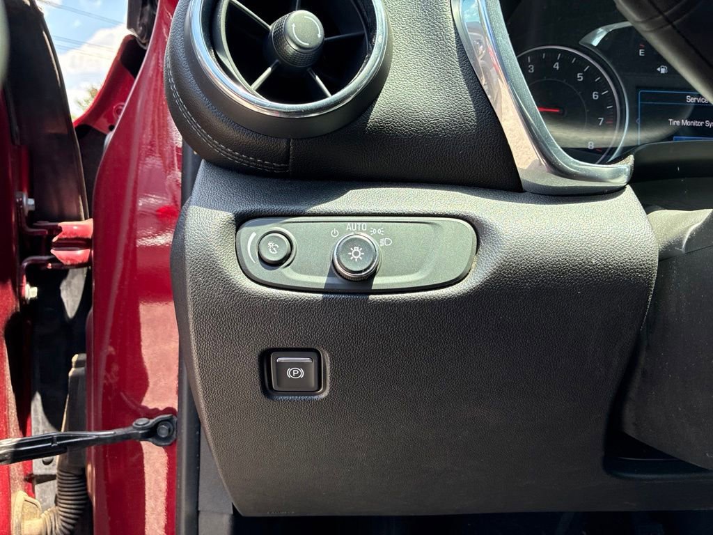 Used 2019 Chevrolet Blazer LT FWD image 13