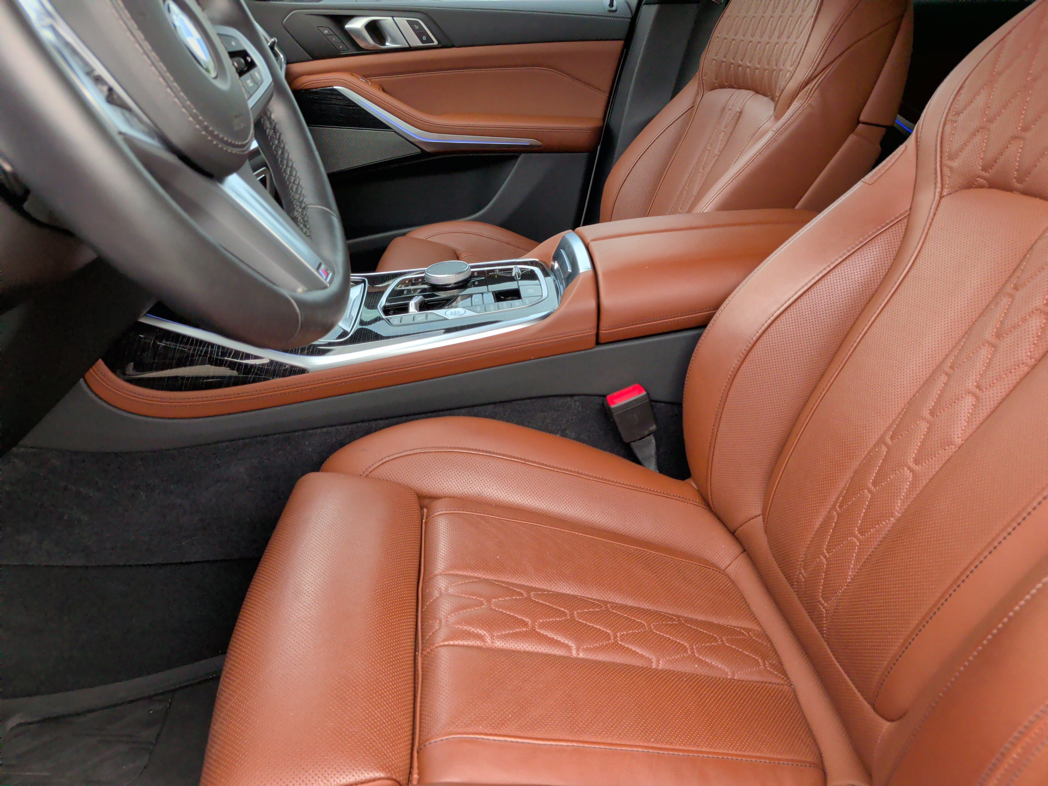 Certified 2024 BMW X7 xDrive40i w/ M Sport Package image 27