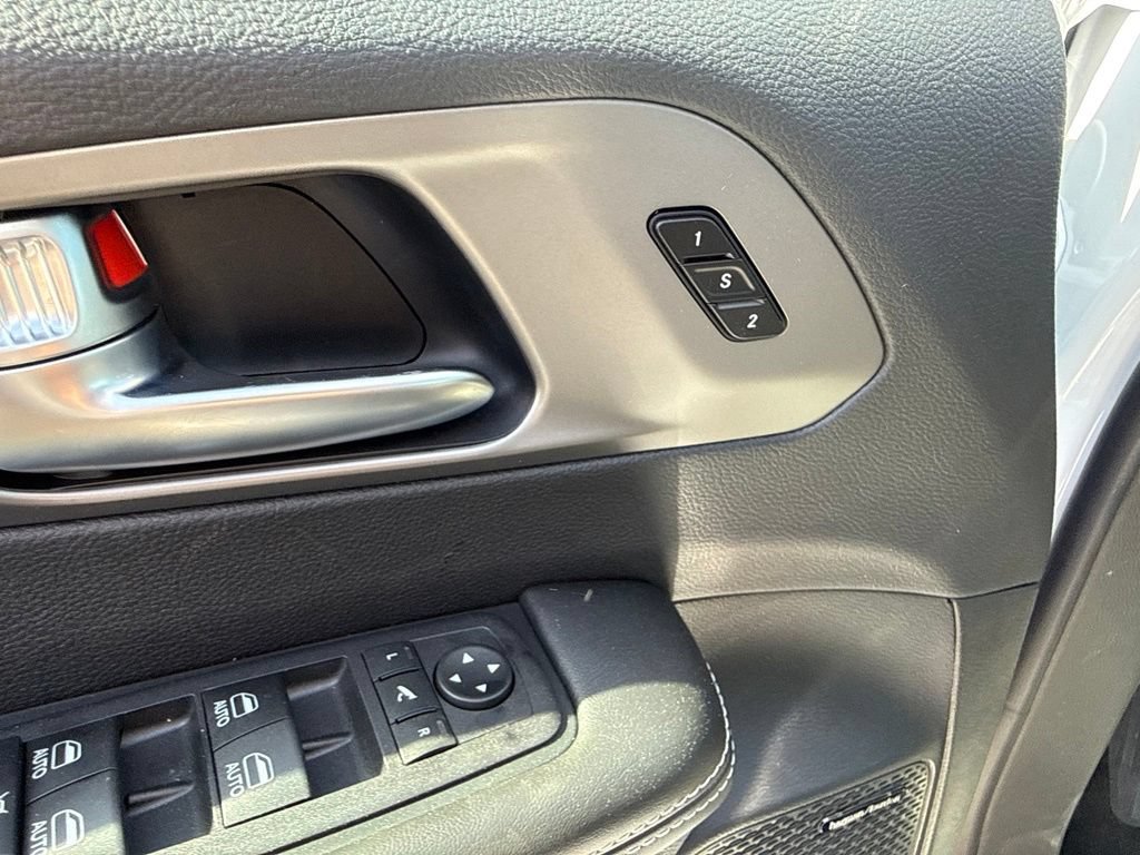 New 2027 Chrysler Pacifica Limited AWD/4WD image 19
