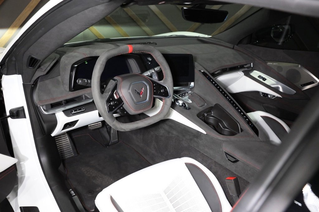 Used 2023 Chevrolet Corvette Stingray Premium Cpe w/ Z51 Performance Package image 5