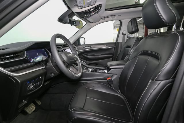 Used 2023 Jeep Grand Cherokee 4WD 4xe image 45