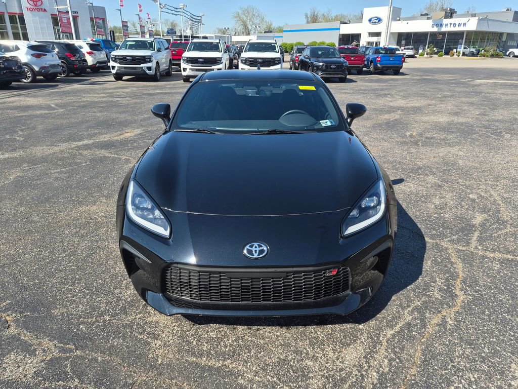 Used 2025 Toyota GR86 w/ Performance Package image 8