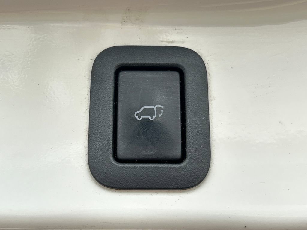 Used 2016 Toyota Highlander XLE image 36