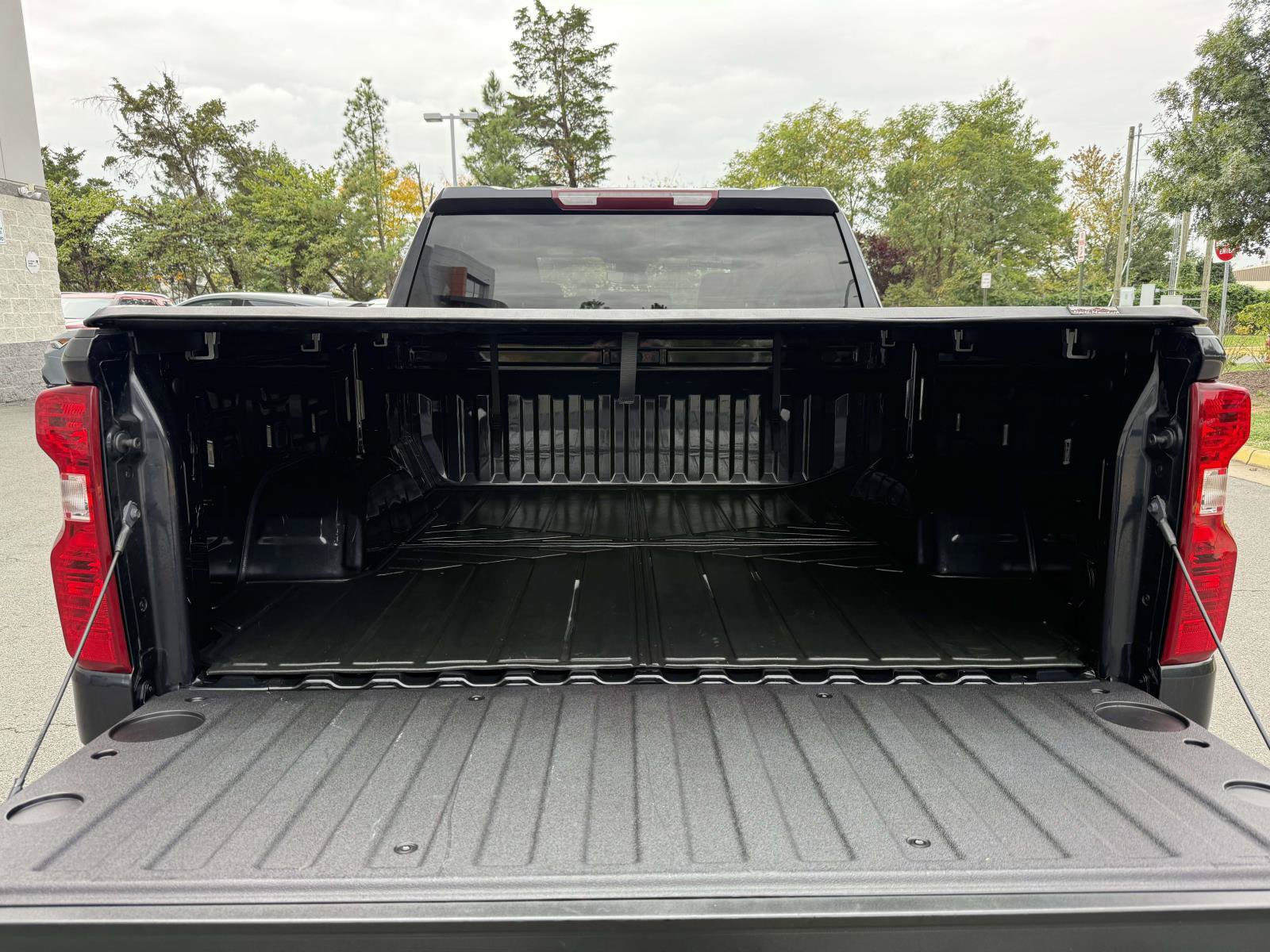 Certified 2023 Chevrolet Silverado 1500 LT AWD/4WD image 28