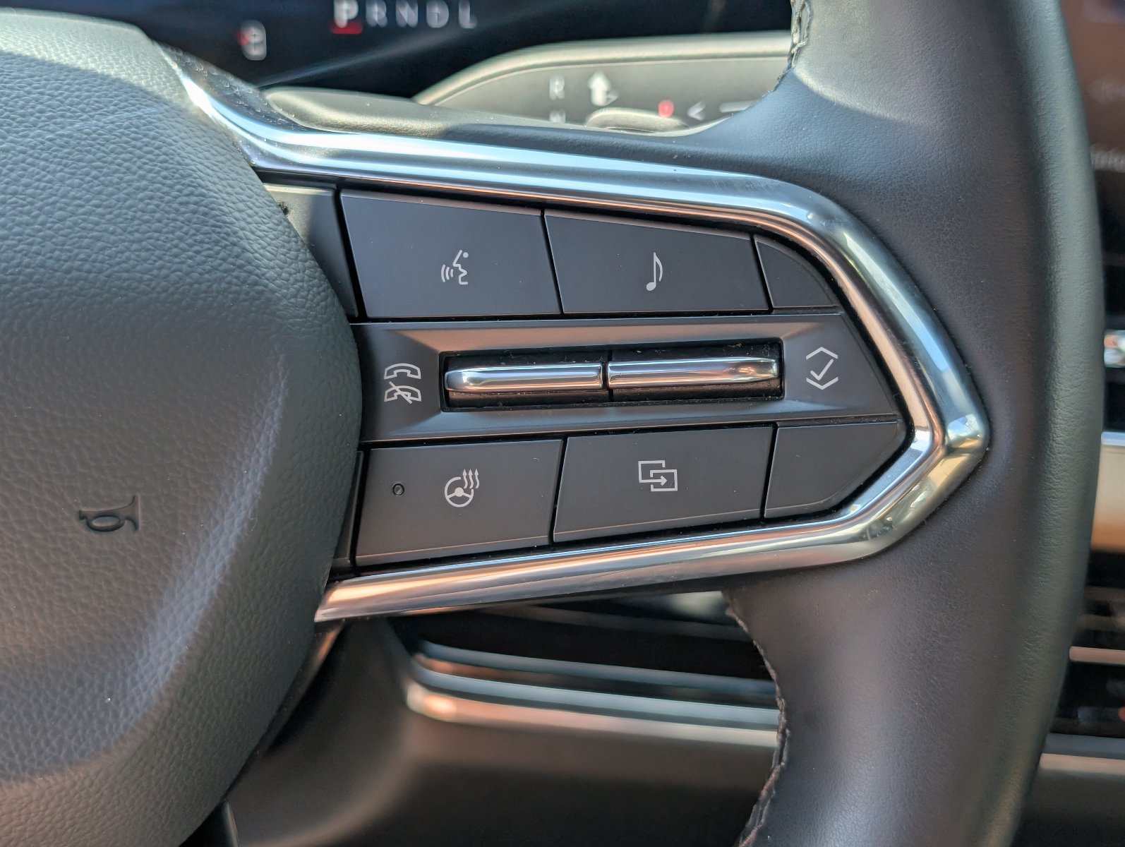 Certified 2026 Chevrolet Equinox ACTIV w/ Convenience Package III FWD image 25