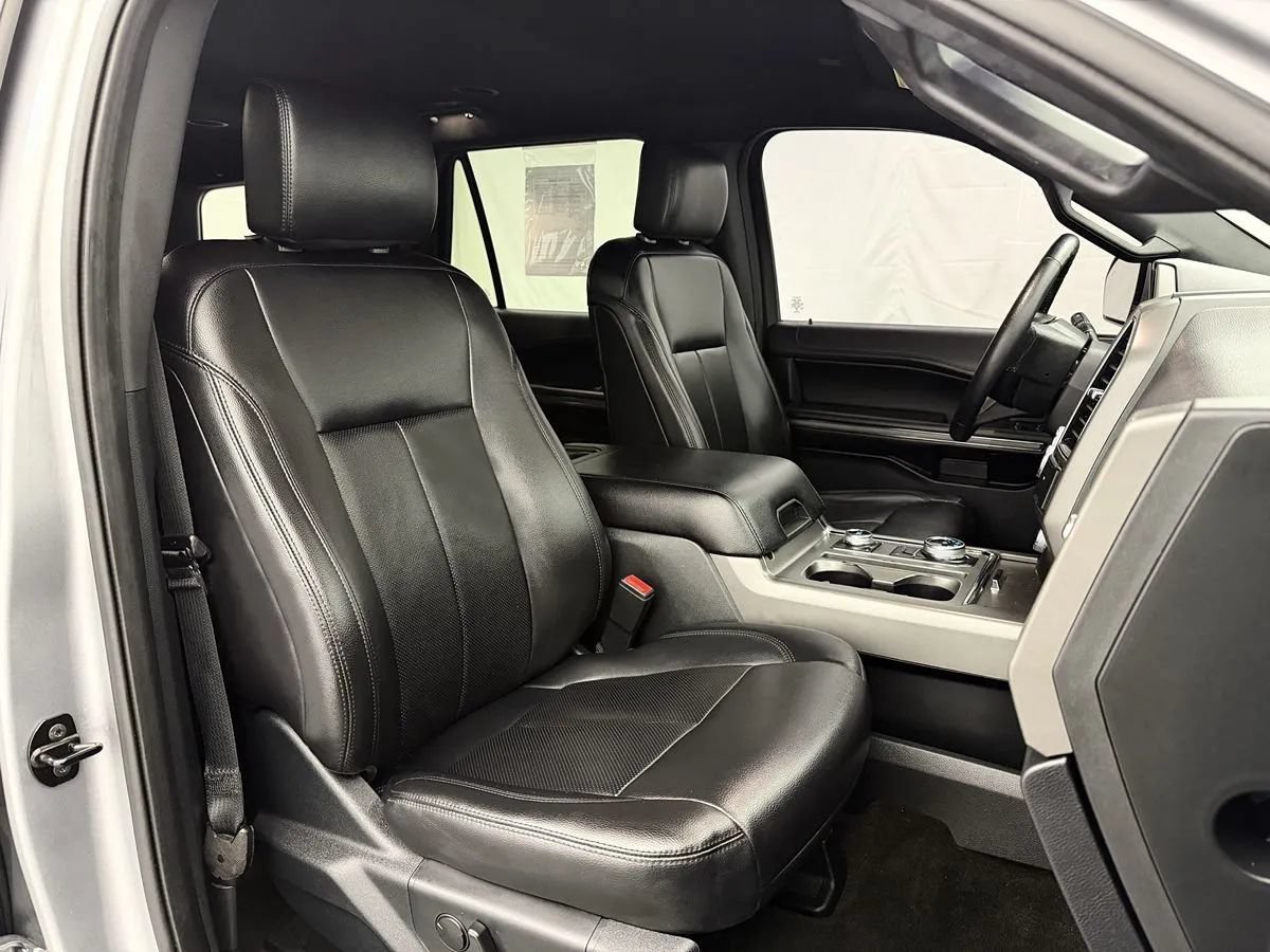 Used 2020 Ford Expedition XLT w/ Equipment Group 201A AWD/4WD image 24