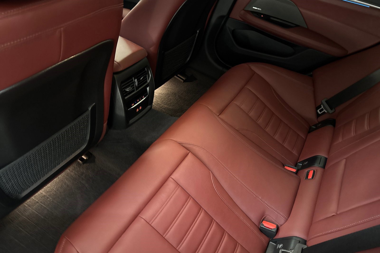 Used 2023 BMW i4 eDrive35 image 27