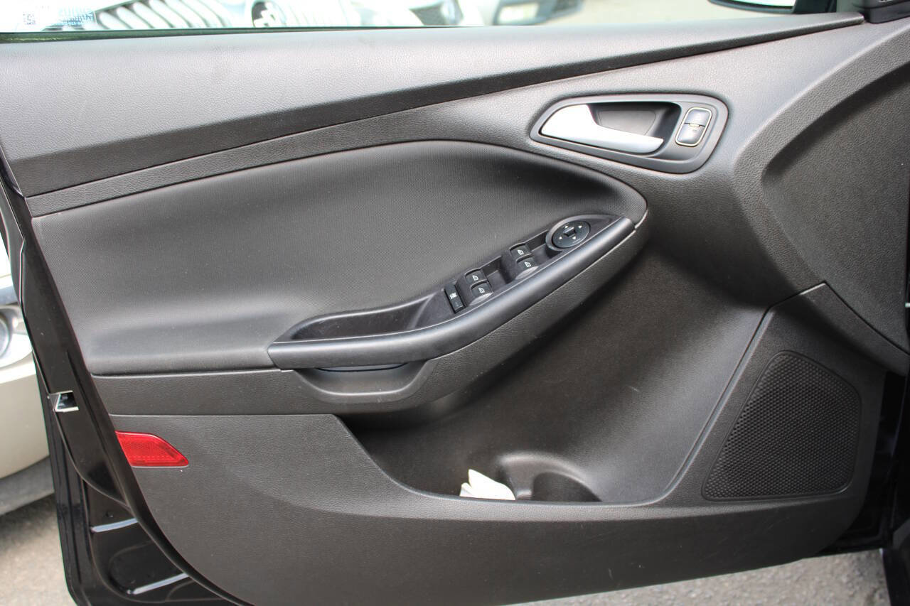 Used 2016 Ford Focus SE image 14