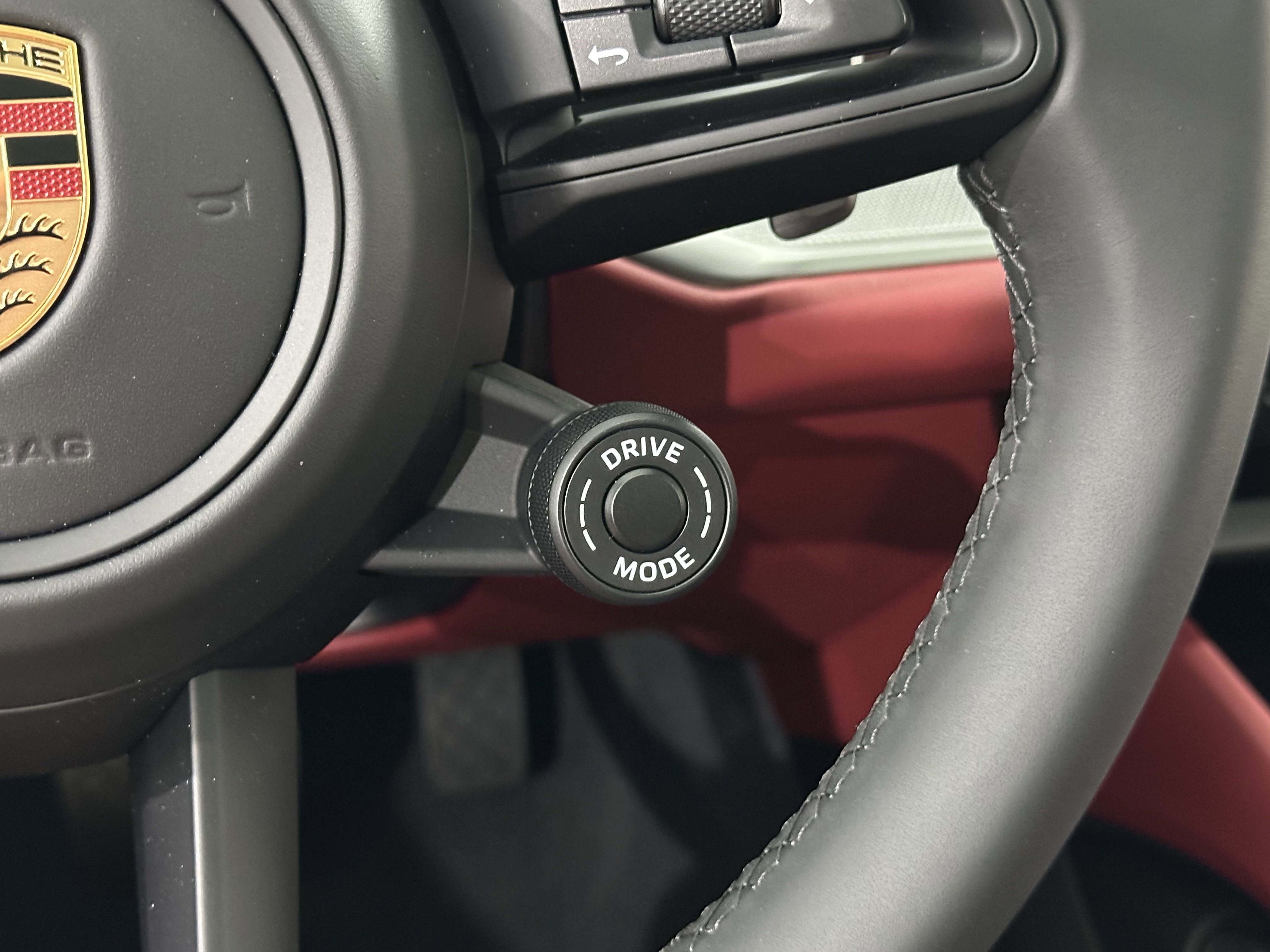 Certified 2025 Porsche Cayenne E-Hybrid image 50