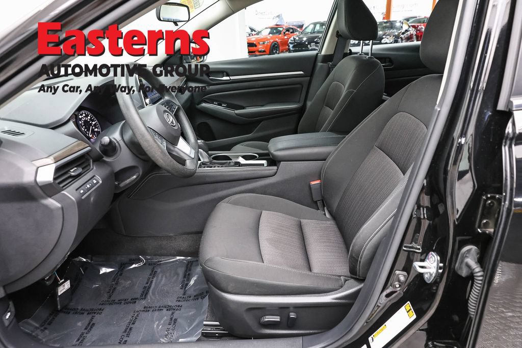Used 2023 Nissan Altima 2.5 SV FWD image 14