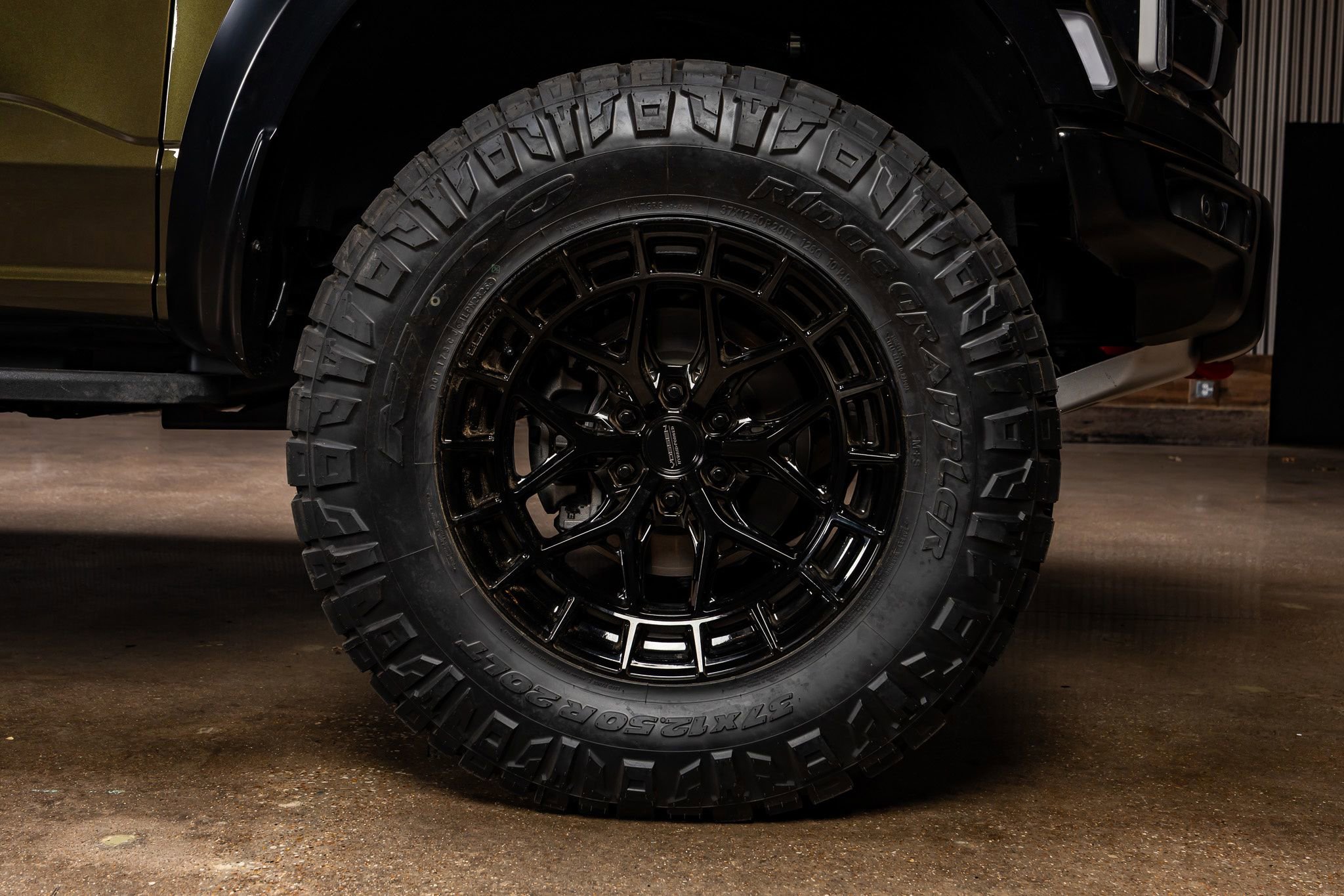 Used 2025 Ford F150 Raptor w/ Equipment Group 803A Raptor R image 12